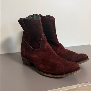 Women's Suede distressed leather boot by Corral